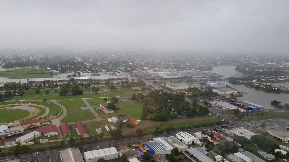 The Lakes and Martinez Avenue, Showgrounds, aerial photograph during floods, 2019. 