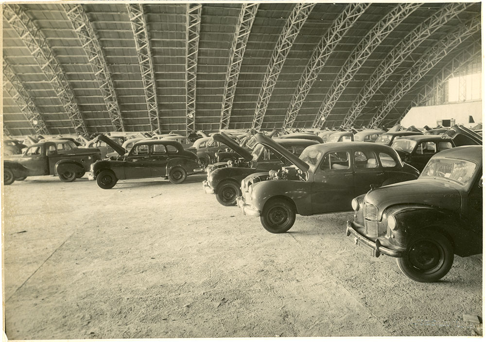 McDonald collection : Austin A70 Somerset cars imported by McDonald Brothers, Townsville, ca.1953