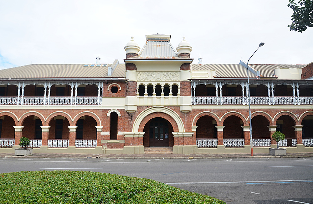 The former Queens Hotel, the Strand, Townsville, 24 April 2017