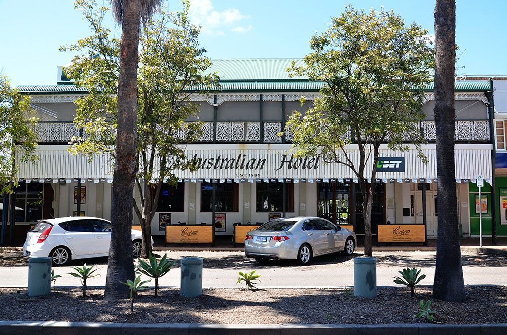 The Australian Hotel, Palmer Street, South Townsville, 1 December 2017