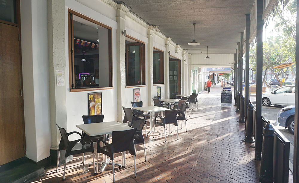 The Australian Hotel, Palmer Street, South Townsville, 16 September 2016