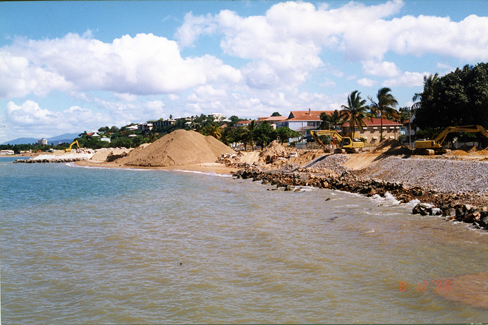 Work in progress on the strand redevelopment, Townsville, 8 December 1998