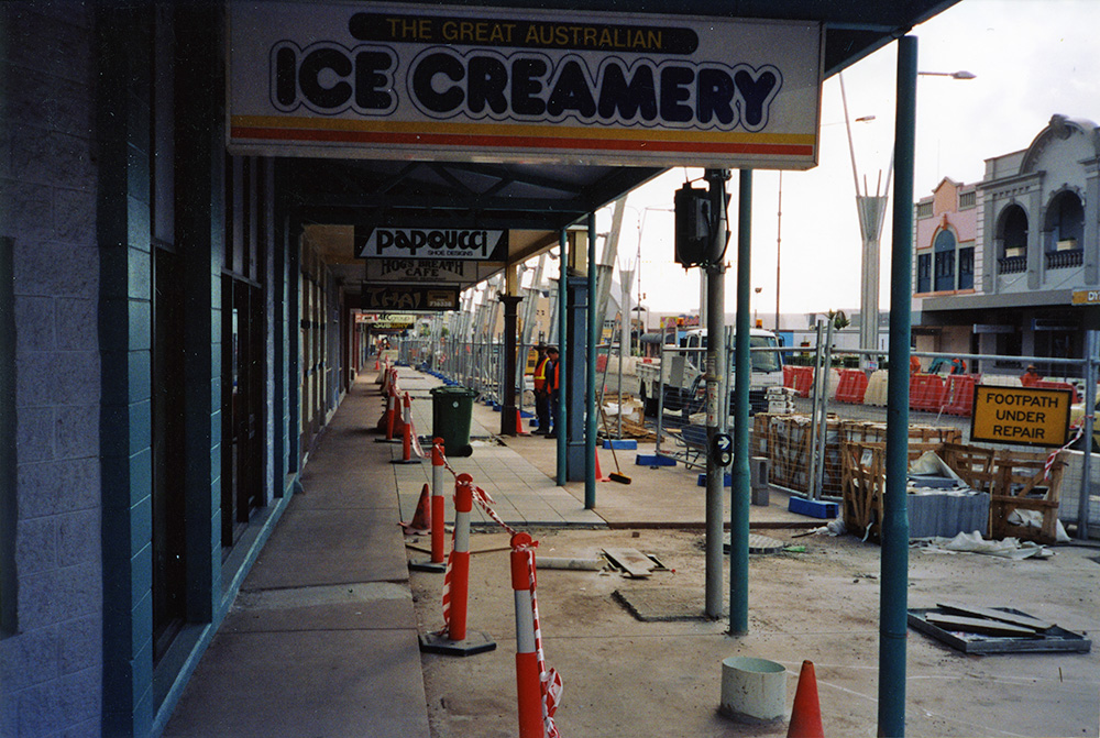 Redevelopment of Flinders Street East, Townsville, 2003