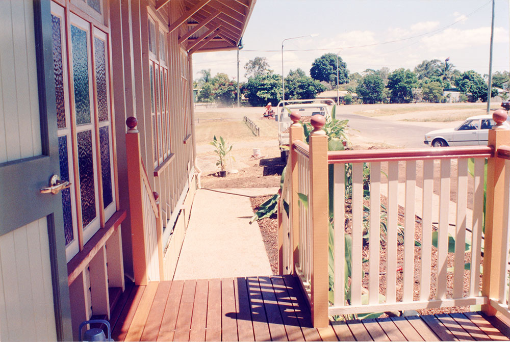The Tumbetin Lodge relocation to the Townsville palmetum / Townsville City Council staff