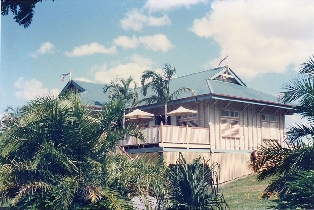 The Tumbetin Lodge relocation to the Townsville palmetum / Townsville City Council staff