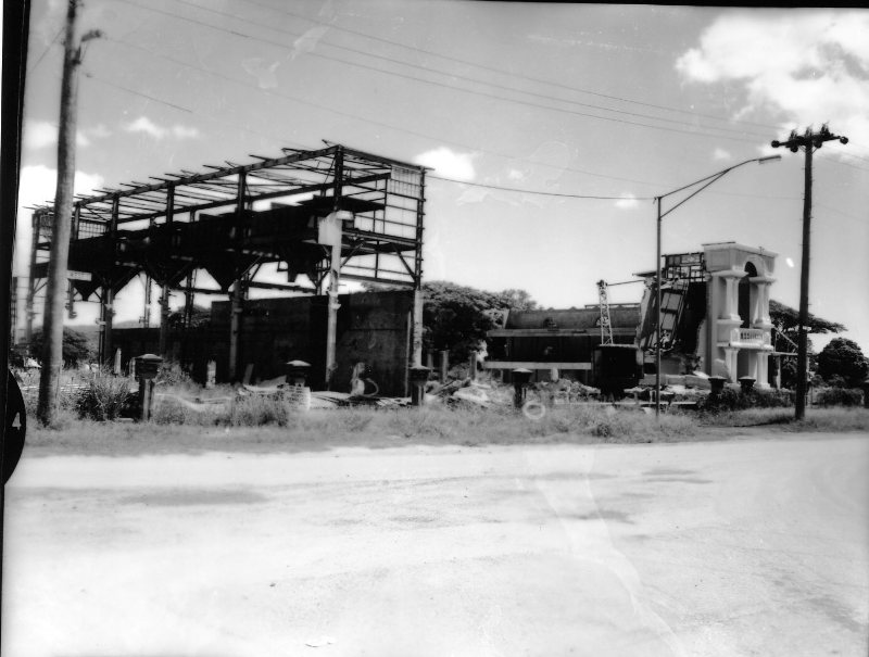 Demolition of Hubert Wells power house, Mundingburra, Townsville, 31 March 1969