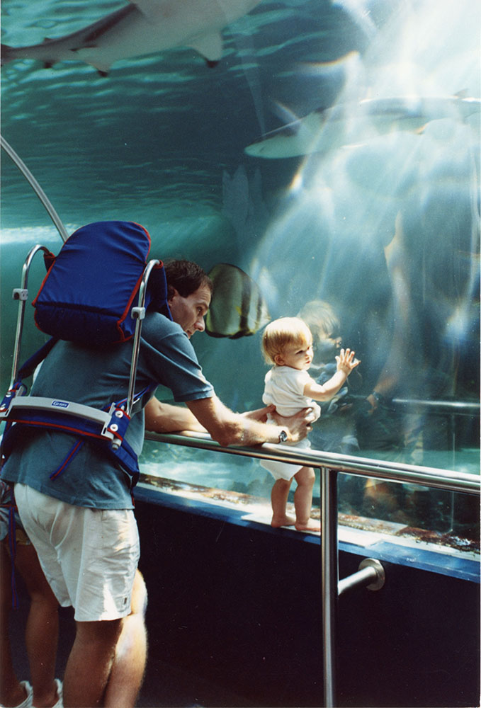Visitors to the Great Barrier Reef Wonderland aquarium, Townsville, 1991
