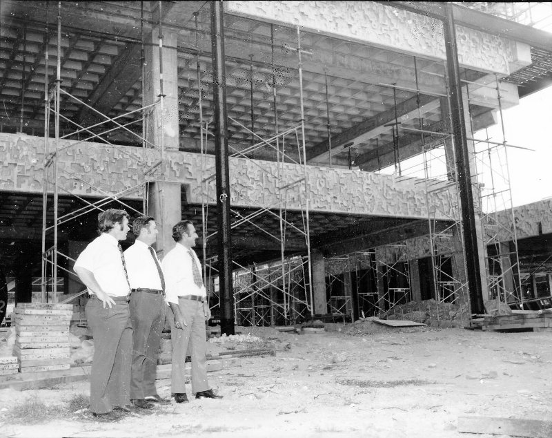 Townsville law courts under construction. 