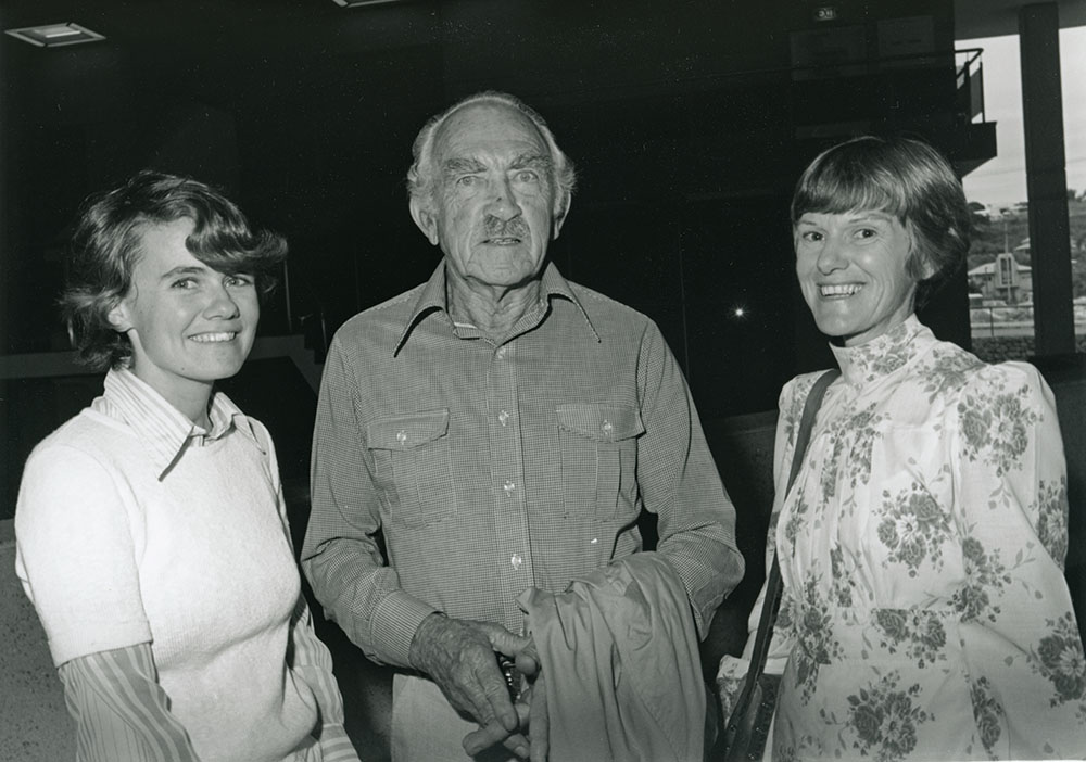 Author Xavier Herbert in Townsville with Cheryl Frost (left) and Elizabeth Perkins