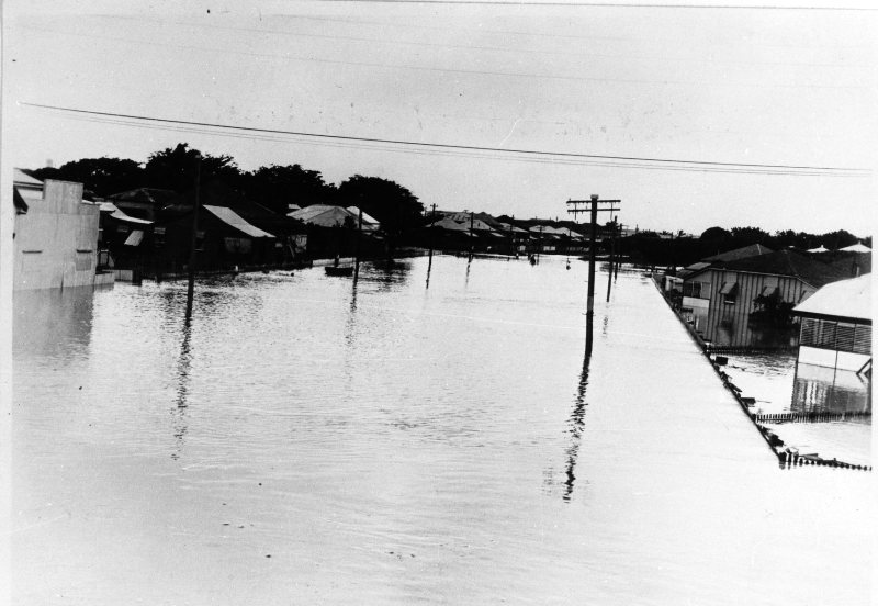 Flooding in McIlwraith Street, South Townsville, 1946. 