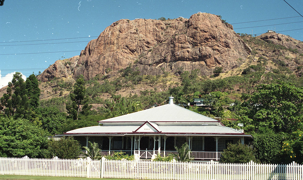David House with Castle Hill in the background, North Ward, Townsville, 1991