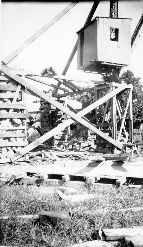 Crane set-up, pump wells, Townsville 