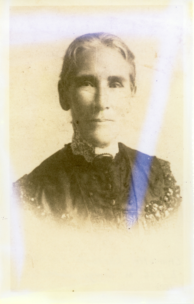 Jeanie Caldersmith with (possibly) the St. James Cathedral Choir