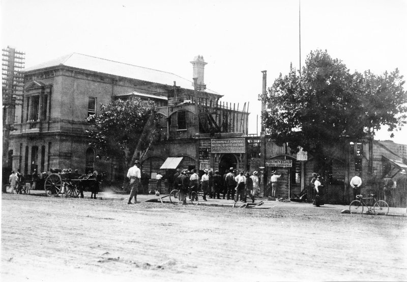 Fire at the Townsville Permanent Mutual Benefit Building and Investment Society, Flinders Street. 
