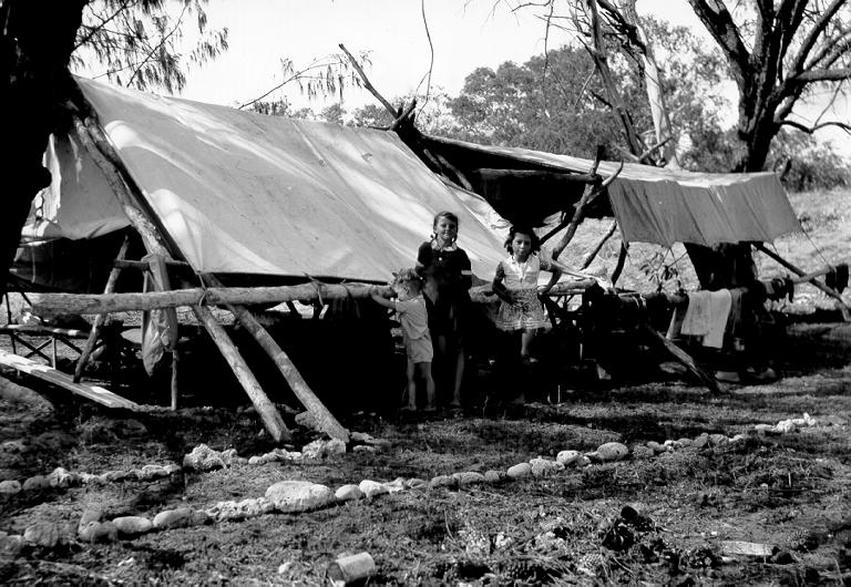Kenneth and Nola McKergow and Olive Harrington at Rollingstone Beach campsite, ca 1946