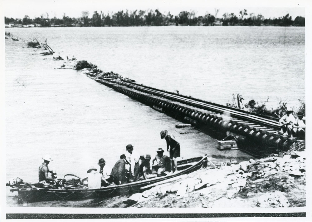 Inkerman Railway Bridge, Burdekin River flood, 1946
