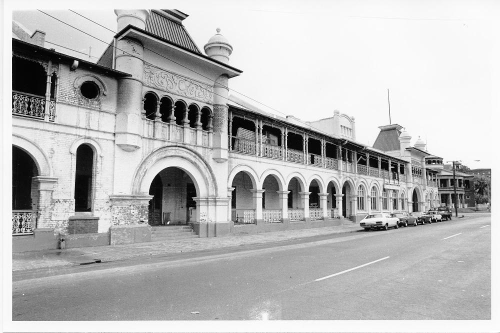 Queens Hotel, the Strand, Townsville, 1977