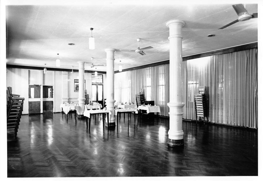 The dining room, Queens Hotel, the Strand, Townsville, 1976