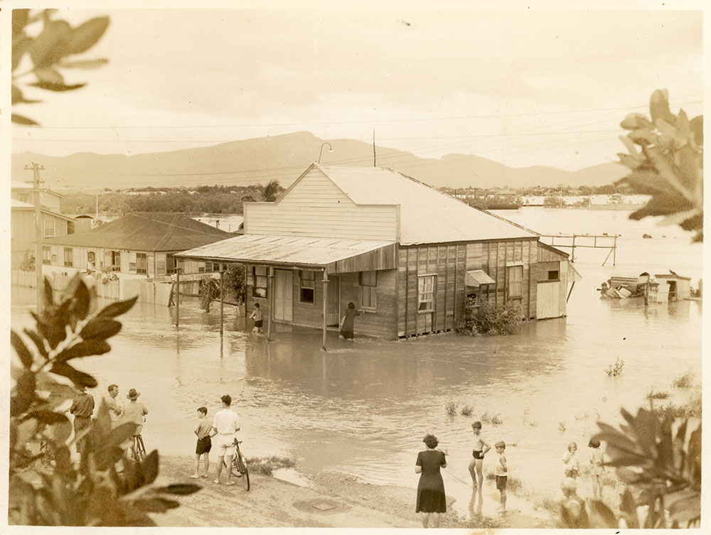 Floodwaters in Townsville during the 1946 flood