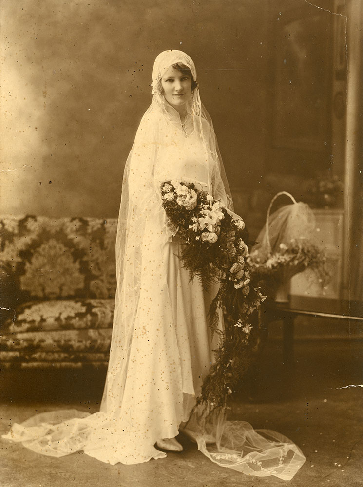Family photograph from the Quelch Forno collection : Studio portrait of Alma Anderson Forno on her wedding day