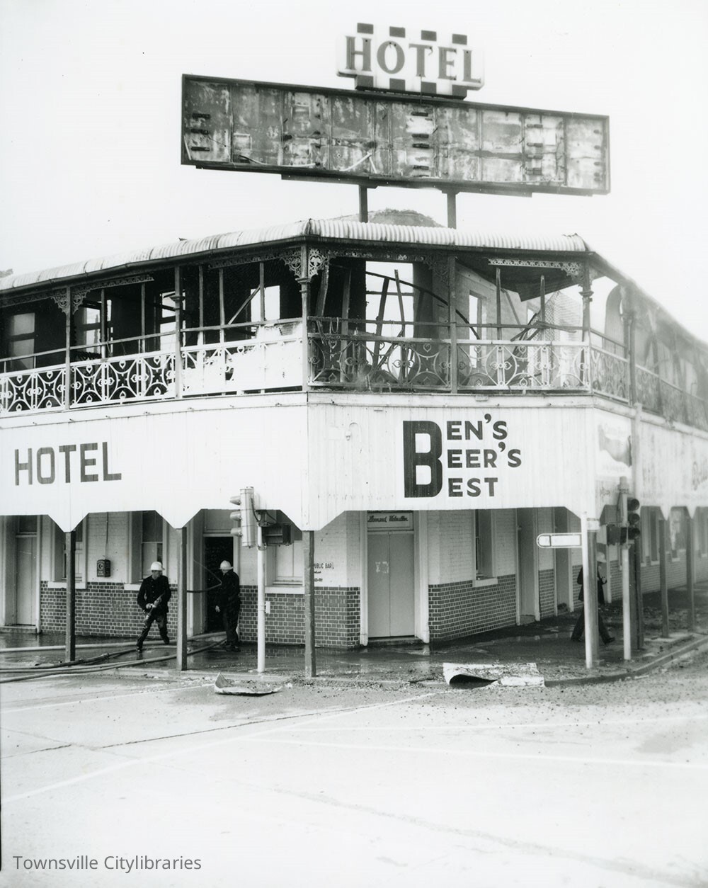 Fire at Victoria Bridge Hotel, Townsville, 21 June, 1970