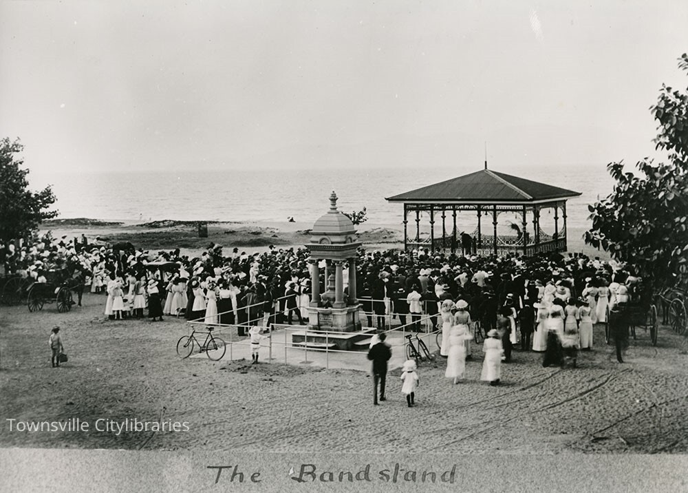 Official opening of the John Tyack bandstand, Townsville, 1913