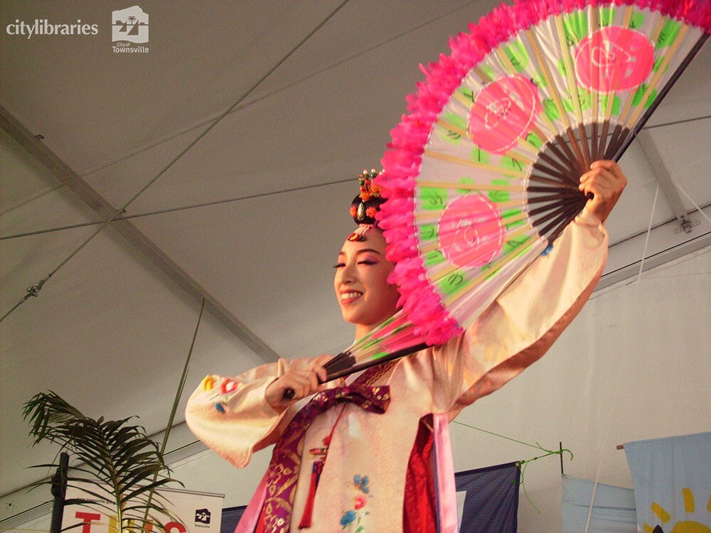 Perfomer from Suwon City, Korea at Cultural Fest, Strand Park, Townsville, 18 August 2007