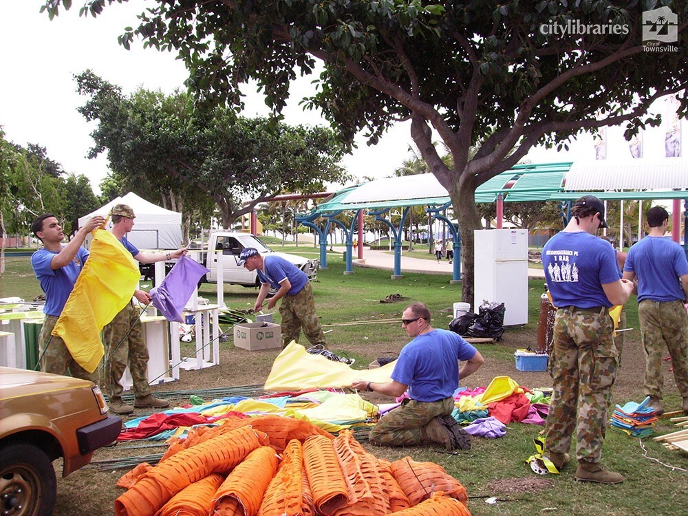 1RAR assisting to pack up Cultural Fest, Strand Park, Townsville, 20 August 2007