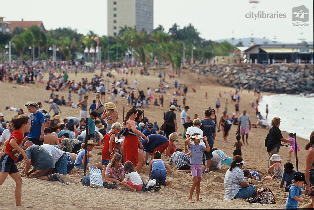 Crowds on Strand beach, Townsville, [2006]