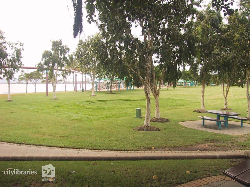 Hambeluna Spirit Rising sculpture, Strand Park, Townsville, [2003]
