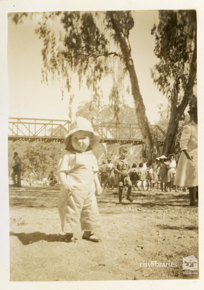 Maleon Ballinger, Townsville, ca. 1946