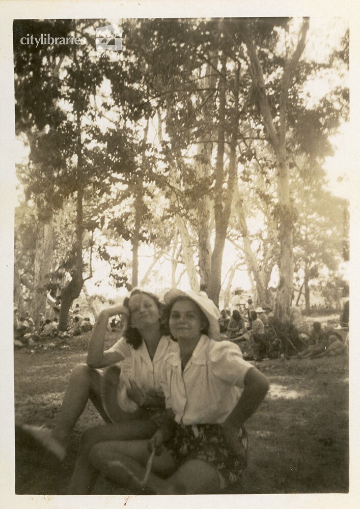 Val James and Jean, Townsville, ca. 1946