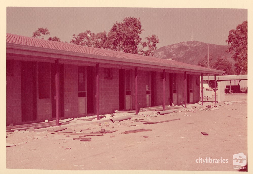 Masonic Home for the Aged under construction, Townsville, 1977