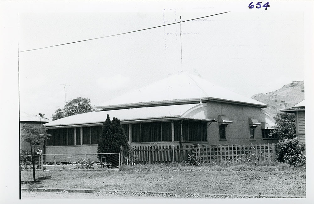 House, 8 Morehead Street, South Townsville, Townsville, ca. 1975