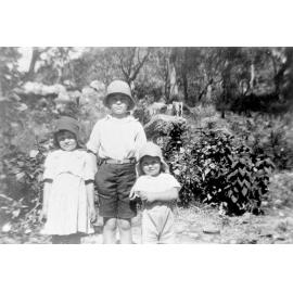Mount Spec, Col, Winifred and Allan McClelland, 10 July 1934 