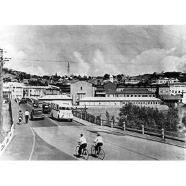 Traffic on Victoria Bridge, Townsville, 1939