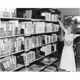 Aitkenvale library, Townsville, adult section, 1978. 