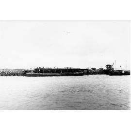 New wharf, Western breakwater, Townsville, January 1901 