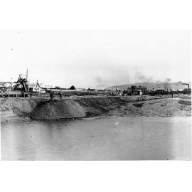 Reclamation work, South Townsville, December 1900. 