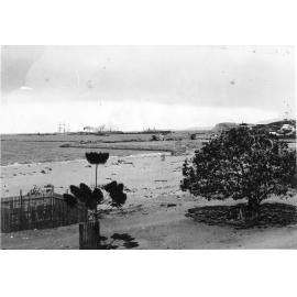 Outer harbour from the beach, Townsville 