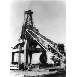 Twenty-five ton container crane, Townsville Harbour, 28 May 1969