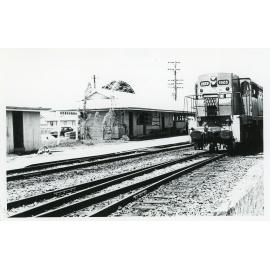 Railway station at Oonoonba, Townsville, 27 September 1975