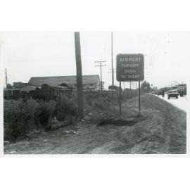 Railway line next to Ingham Road, Townsville, 11 December 1980