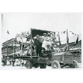 Armistice Day parade, Flinders Street, Townsville City, Townsville, 11 November 1918