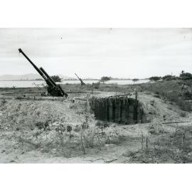 Gun emplacement, Townsville Strand, 1942