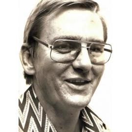 Mr Bob Hebden, Townsville cartoonist. 