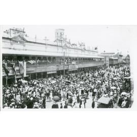 [Spectators gathering for Armistice Day procession, Flinders Street, Townsville, 1918]