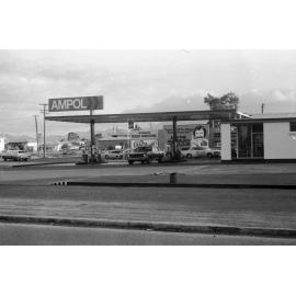 Sanderson Collection : Ampol service station, Townsville, circa 1977