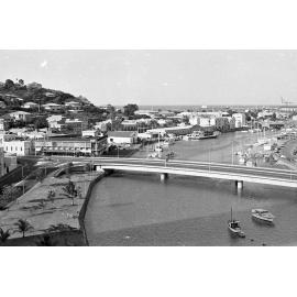 Sanderson Collection : View of the George Roberts Bridge and Ross Creek, Townsville, circa 1977