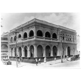 The Union Bank of Australia, Limited, corner of Flinders and Denham Streets, 1933